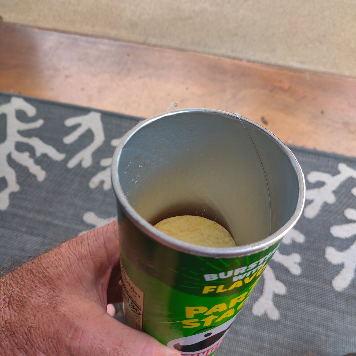 dnh1263's tweet photo. @Pringles really? Why even bother with the taller can? Don't try to tell me the contents may have settled. Y'all should be ashamed. https://t.co/O4FyU8l027