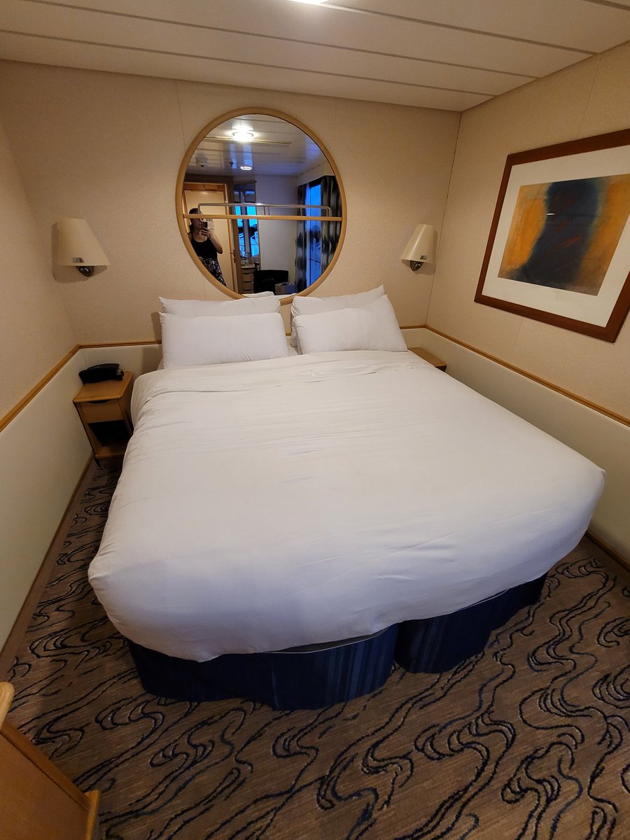 saucydalek's tweet photo. Get it together @RoyalCaribbean not a single towel animal to be seen.😭 https://t.co/nPwhuJPujg