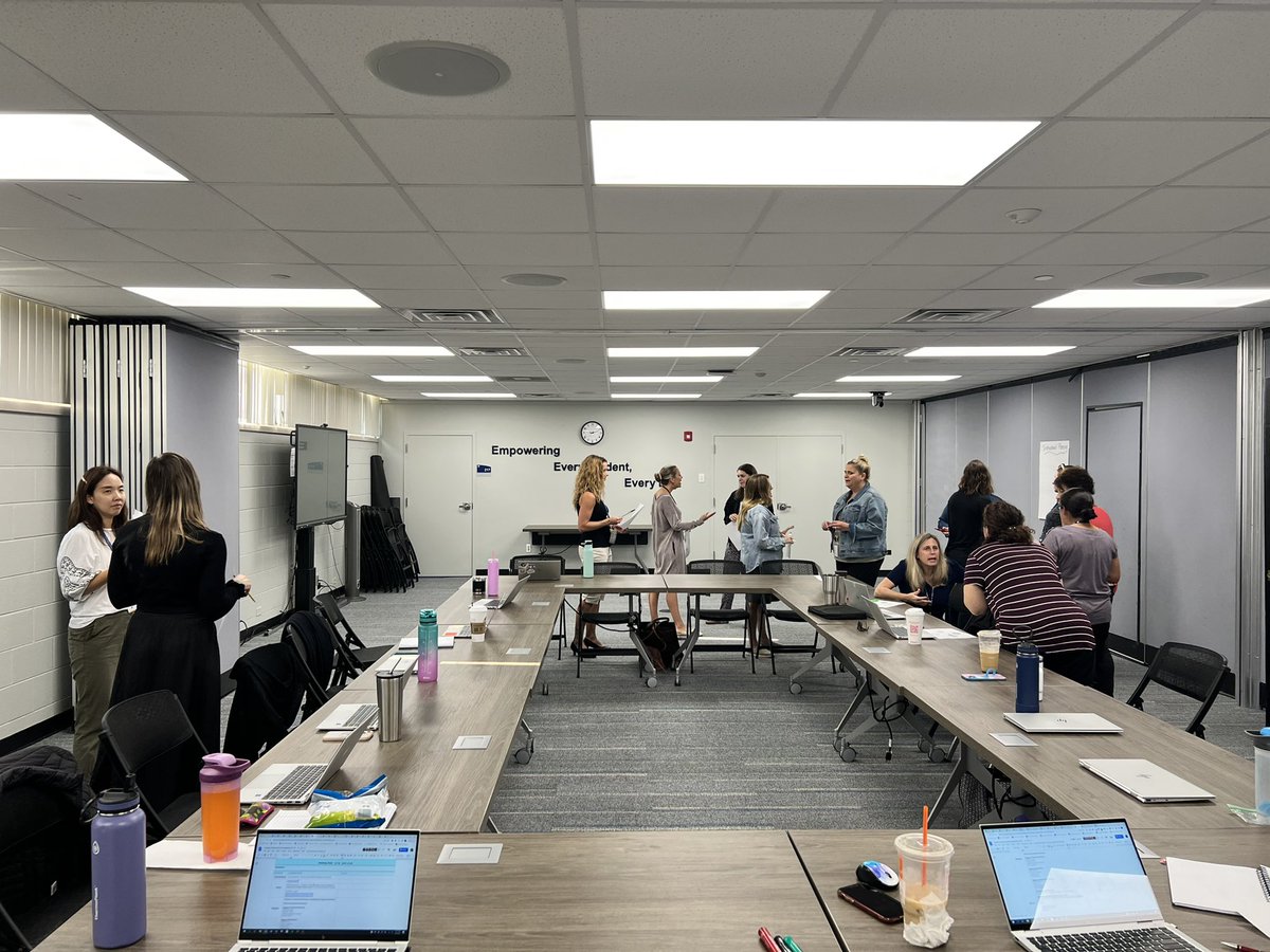 learnandteach04's tweet photo. A full wk of learning w @ccsd21 #RockStarEdus Topics: Newcomers, Data & instruction w/Dist Admin teams, Tier 2 & 3 practices w/our interventionists- all things @WIDA_UW & classroom visits! Ss time filled my 💖 #21Learns #21LanguageServices #EmpoweringEveryStudentEveryDay https://t.co/ckIqp4RtyW