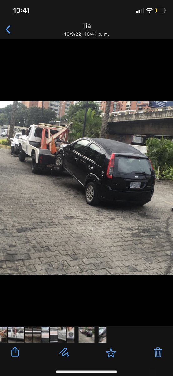 MundarainPablo's tweet photo. @RCamachoVzla Ayúdeme hacer viral esto policaracas oficial Alexander Martínez me remolcó mi vehículo lo dejaron caer de la grúa el carro quedó destrozado y choco 2 vehículos más y nadie se hace responsable ayúdeme hacerlo viral https://t.co/hvqYkacl54