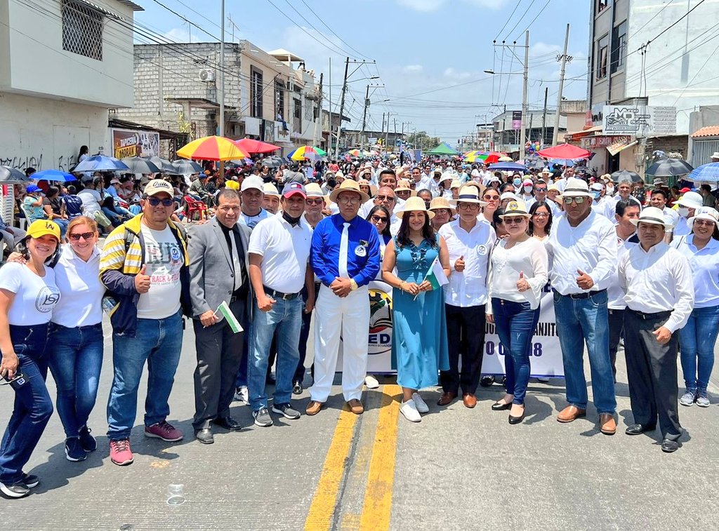 monka78's tweet photo. Celebramos la cantonización de Milagro junto a estudiantes, maestros, directivos y rendimos homenaje con funcionarios de @EducacionZ5_Ec gremios y ciudadanía... Qué Viva Milagro!
@mariabrownp @Educacion_Ec @goberguayasec @CpccsEc https://t.co/Xq1UcoBVuP