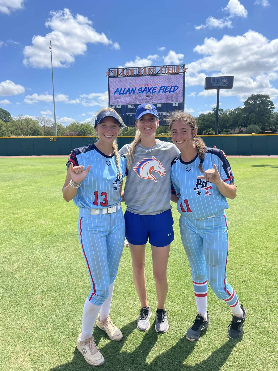 hannahmesser06's tweet photo. Thank you @Kara_Dill @coachkoons @leilua18 and the rest of the @UTAMavsSB coaches and players for another great camp. I cant wait to come back again soon! @AFNational16U https://t.co/LCsWrjwuBd