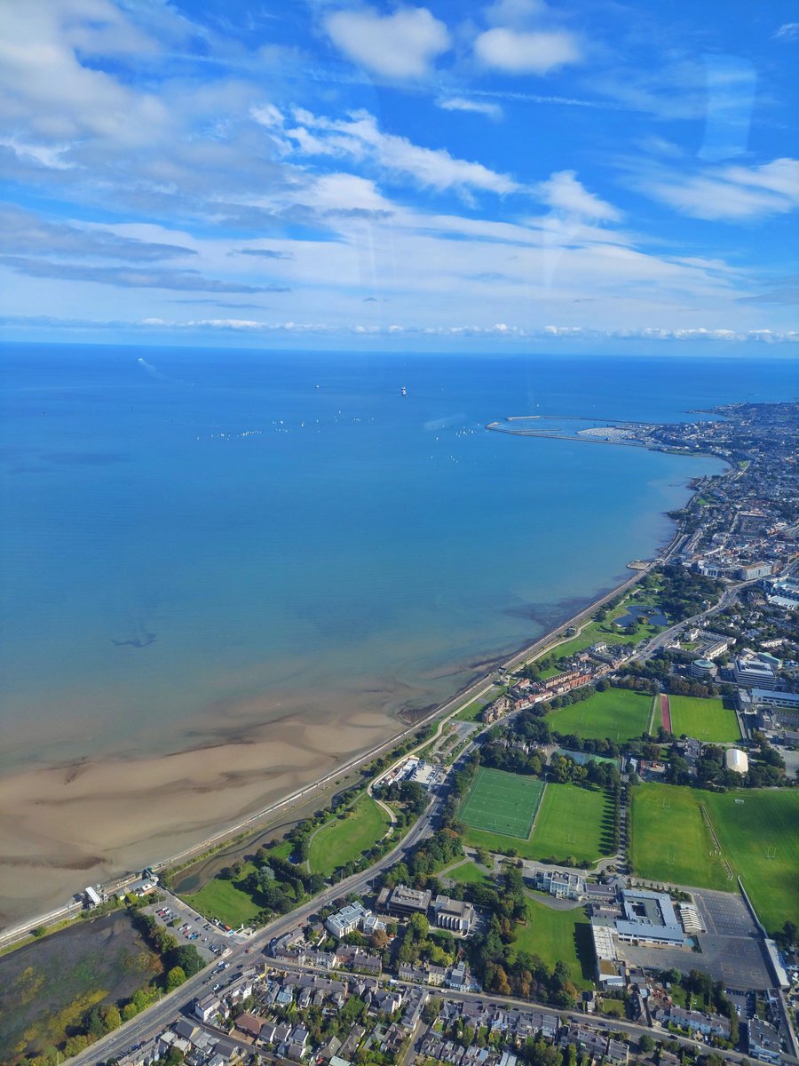 PatrikWeisser's tweet photo. Helicopter ride over Dublin. 🚁 
 What an amazing experience. 🤩 What a beautiful day.☀️ #helicopter #Dublin #Ireland https://t.co/AVL7sga2aV