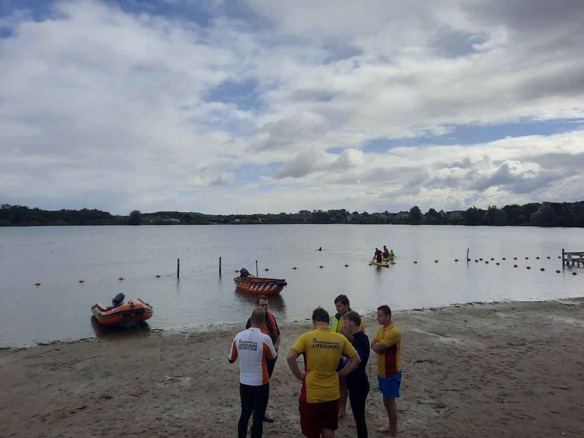 Marcvan51052249's tweet photo. Dag 5, dagopleiding Lifeguard Open Water in Breda @KNBRD voor de @Reddingsvloot @VRMWB. Vanmorgen herhaling praktijk, vanmiddag scenario inzetten op examen niveau. Morgen gaan de eerste 8 kandidaten op examen. https://t.co/c63WTD5b1B