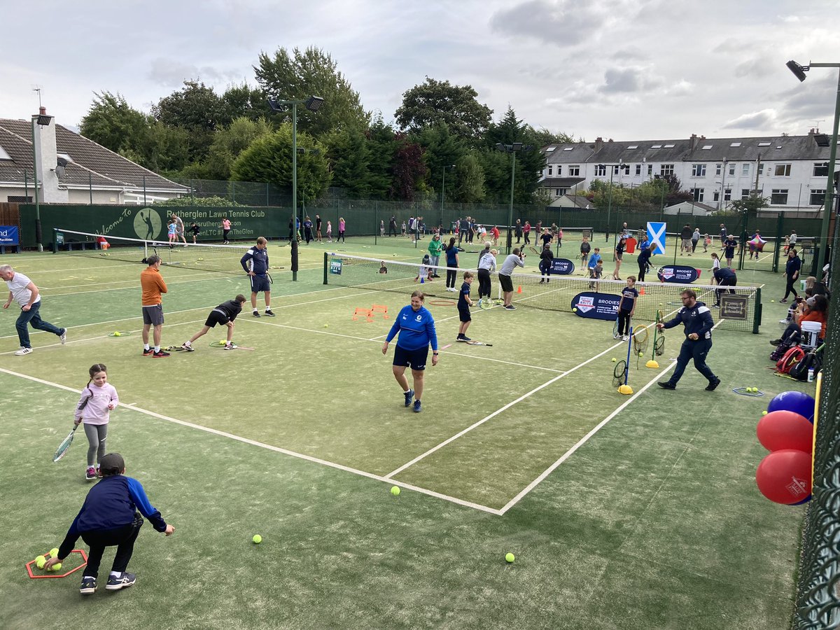 RutherglenLTC's tweet photo. We’ve had many incredible days at our club in recent years but today tops them all! Fabulous #MiniMurrayDay hosted by @JudyMurray with a surprise visit from @andy_murray, @LeonSmith &amp; @Jonny_OMara! It’s all a blur! We’ll post more info and photos when we get back down to earth! https://t.co/70MJF176Bx