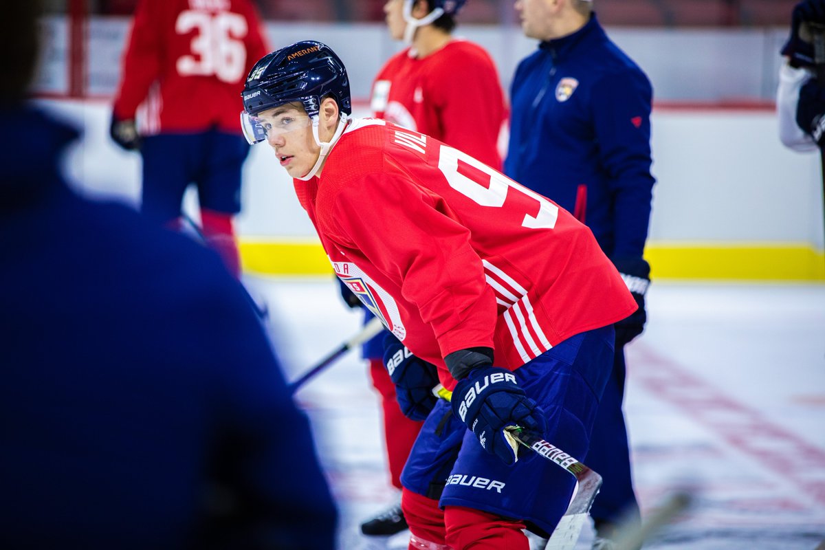 FlaPanthers's tweet photo. Raleigh with the rookies 📸 https://t.co/F3FYlzuAAA