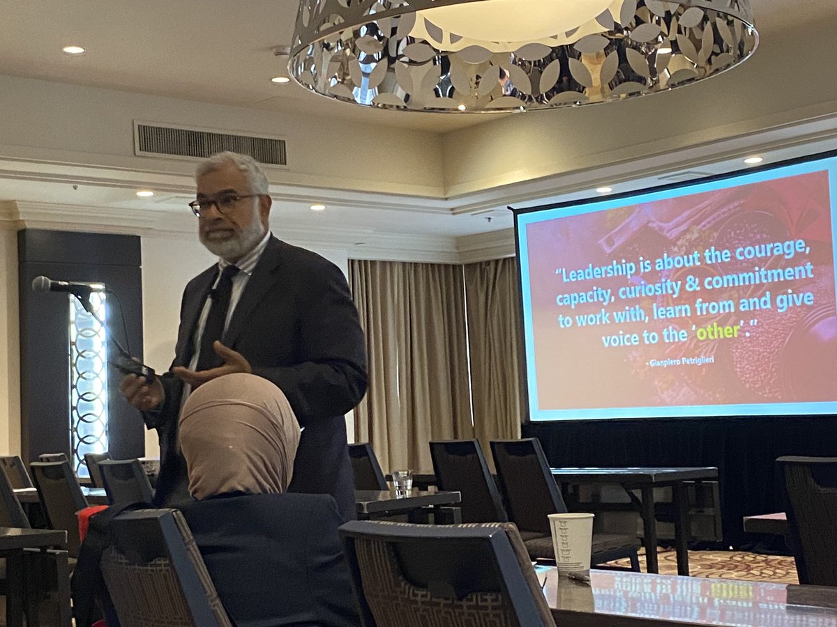 ThoracicsCanada's tweet photo. Honour to have @S_Nouman_Ashraf as our Dr. Gail Darling Presidential Lecturer speaking about leadership and cultural fluency @CAGS_ACCG #CSF22 @rotmanschool
Humbling account of leadership as service to others https://t.co/zbKZ5B12zG