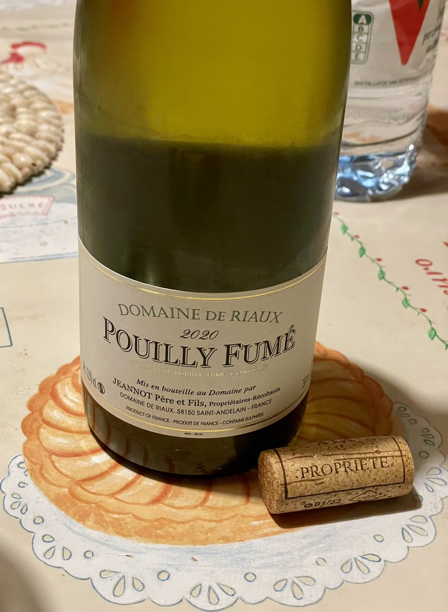 Excellent RQP pour ce Pouilly Fumé fruité avec son goût typique de pierre à fusil! Vraiment l’un de mes blancs préférés! 🤫