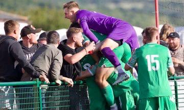 First goal for the club. 95min equaliser in the fa cup. Reply on Tuesday night. Just the 400 mile round trip. Unbelievable scenes #cheers ⚽️
