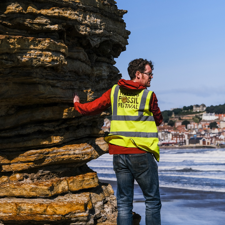 .<a href="/YorksFossilFest/">Yorkshire Fossil Festival</a> roaming dinos, circus, talks, walks, stories and more - shall we do it again tomorrow?!

See you <a href="/scarboroughspa/">Scarborough Spa</a>, @BrunswickScarb and the  town centre from 10am, and don't forget the Rotunda Museum and Scarborough Art Gallery are free to enter this weekend!🧡