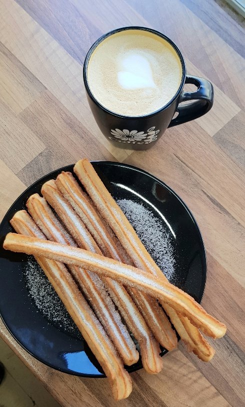 See you at Quayside market tomorrow till 4pm and at Ridley Place, Newcastle NE18JN till 6pm. 
#delichurrosuk #quaysidemarket #quayside #Newcastle #Gateshead