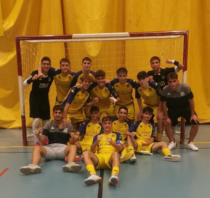 ADAlcorconFS's tweet photo. JUVENIL DIVISIÓN DE HONOR 
FOTO DE EQUIPO |

📸
@__cabreeera__ 👌🏻

#123Alcorcón
#ConElCorazónEnLaPista 💛 https://t.co/hyZ2HzAZck