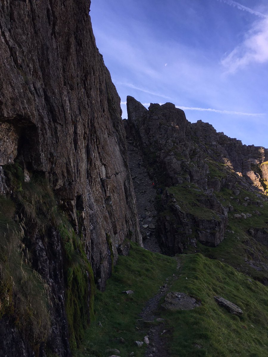 cooldivingdude's tweet photo. Going down…. Then going up. Here we go again #lordsrake #LakeDistrict https://t.co/4koA736X58