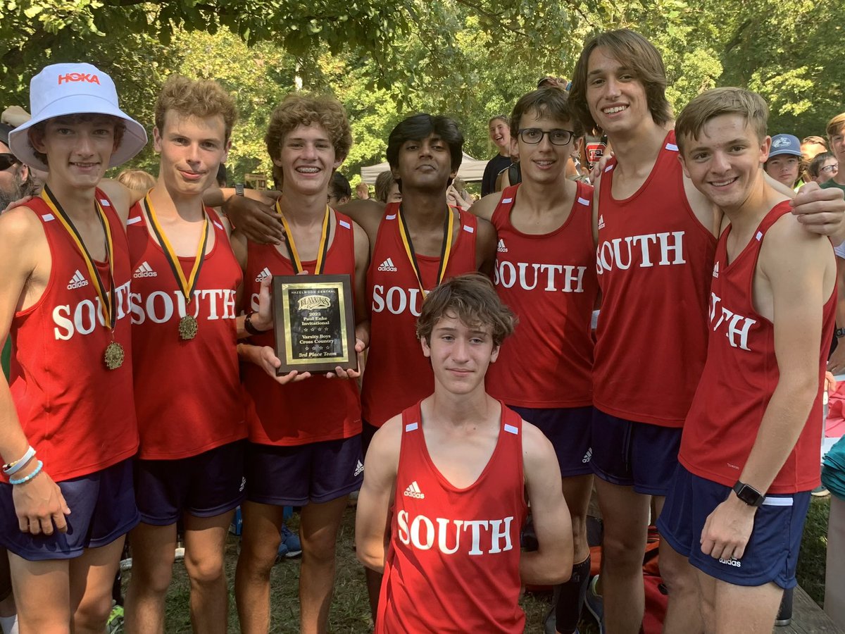 JohnZelo's tweet photo. PSouth Varsity XC boys take 3rd at Paul Enke/Sioux Passage race - home of the fabled “Man Maker.” Cole Tatro finished strong to take 2nd place overall. GREAT JOB BOYS!!! @PSouthSports @PSouthBaseball @PSouth_bball https://t.co/5GcrMIyvyk