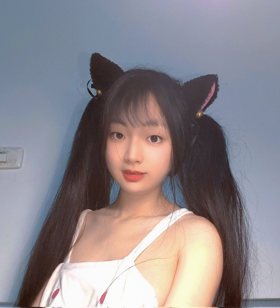 qliu04's tweet photo. 晚上适合照片轰炸！#照片 #头像 #可爱 #猫耳朵 #猫��� #猫小姐 https://t.co/J2hecvlX1D