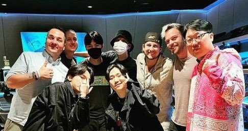 kkukstudio's tweet photo. all these producers with jimin ??? i’m not ready for pjm1 https://t.co/7cElPGJtTz