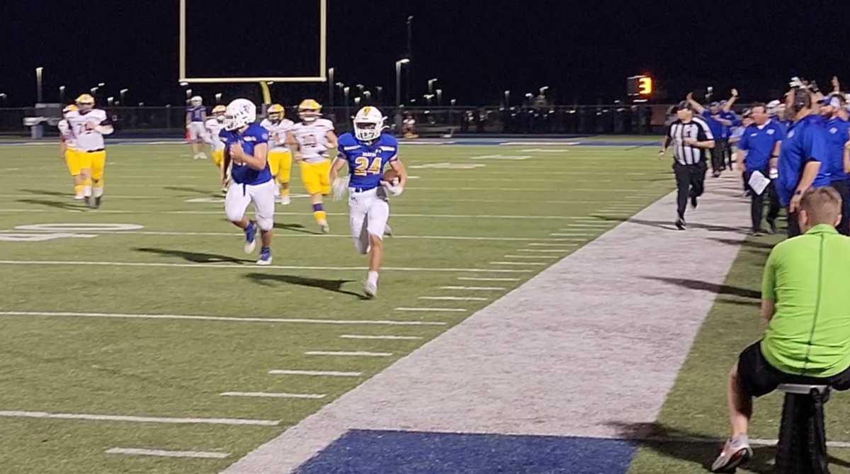 FridayNghtGlory's tweet photo. VIDEO 2022 Community vs Farmersville Highlights

https://t.co/4W8baMwfLb https://t.co/qYwQ2JG9C9