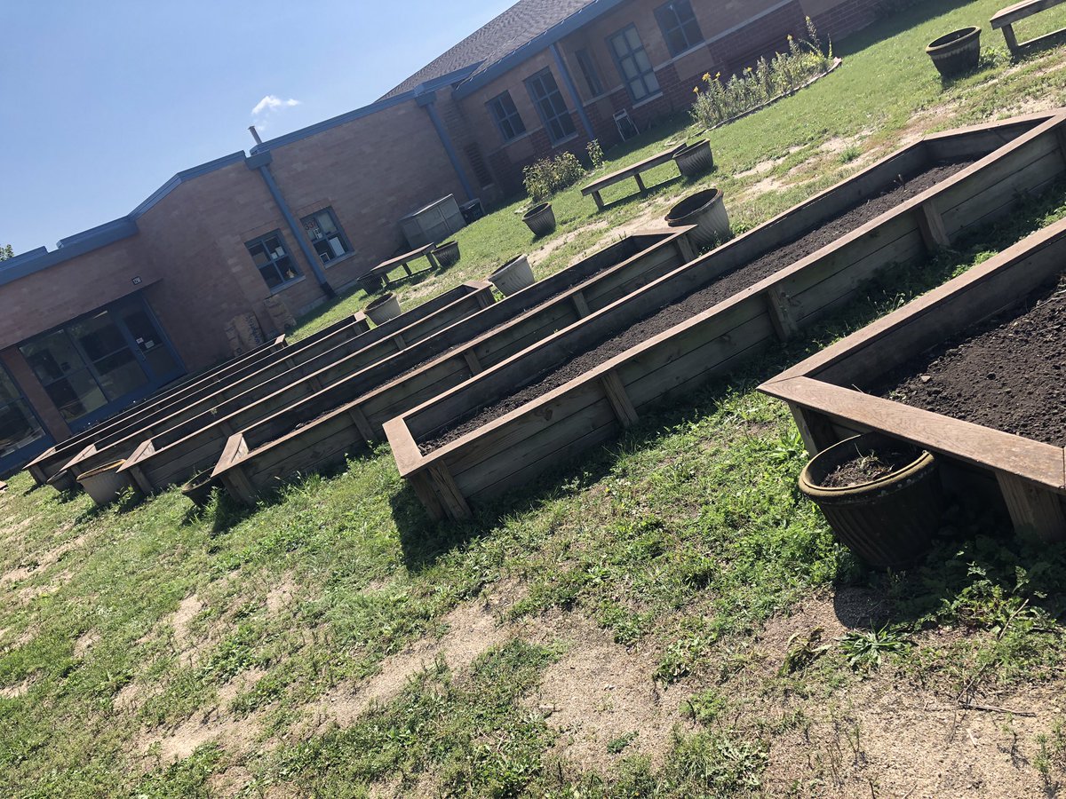 MissHoth's tweet photo. HUGE shout out to Balanced Environments Inc.! They spent time on their Saturday cleaning up @D34Hurricanes garden beds and donating plants to make our space look amazing! I can’t wait to plant the flowers in the coming days. https://t.co/TfaGfmcXgs