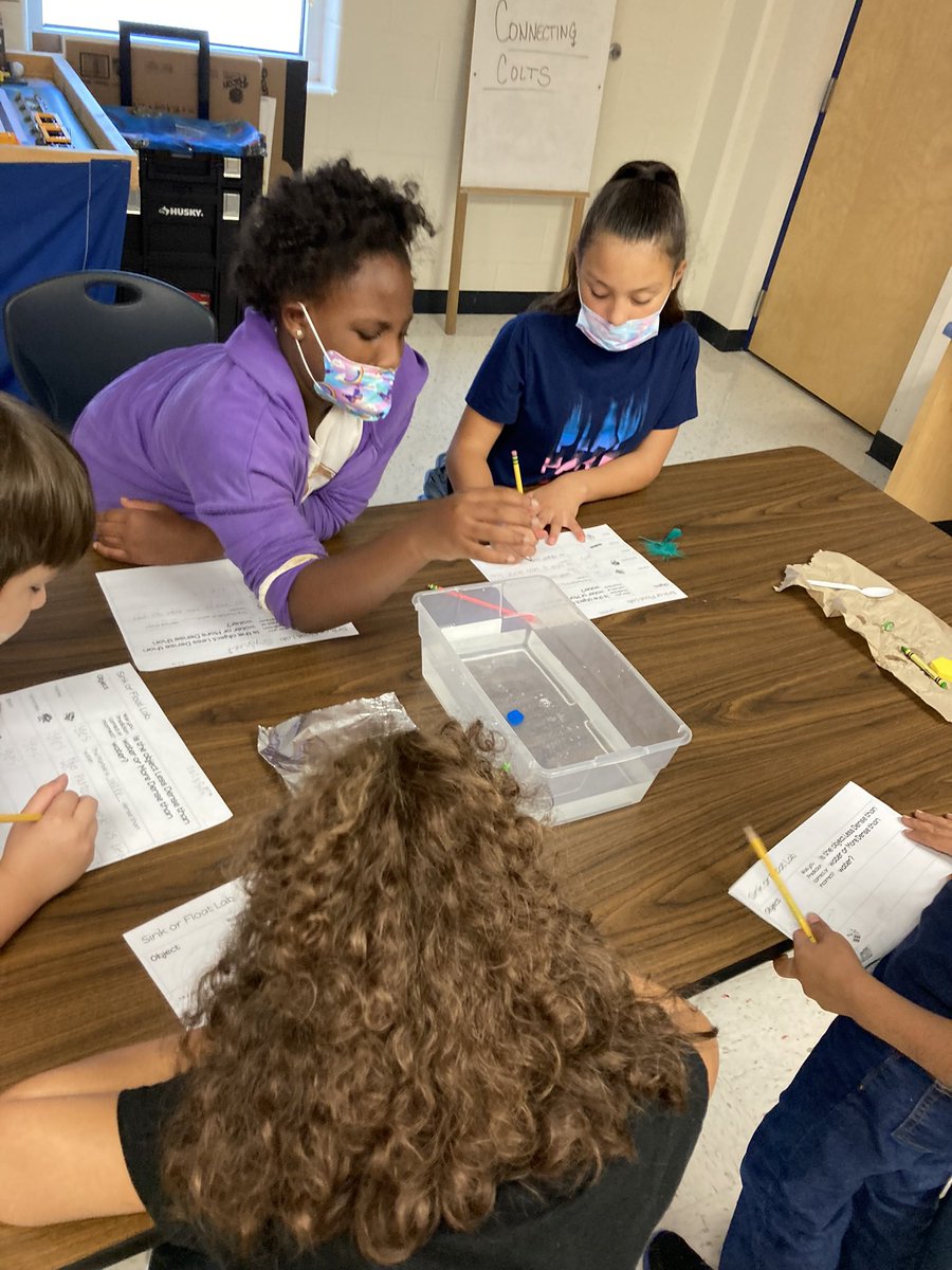 ssosa88's tweet photo. Our density lab was engaging and fun. We were excited to go to the science lab and see if items would sink or float. @NISDFranklinES https://t.co/OhDdExuffa