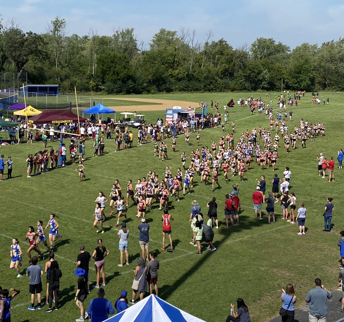 cszostak56's tweet photo. Beautiful day of racing at the Bill Dawson Invite! Always a fantastic meet, I have great memories running this invite when I was at Warren. Loved catching up with my past Viking runners. #GoBlueDevils https://t.co/TClO8NN3Ra