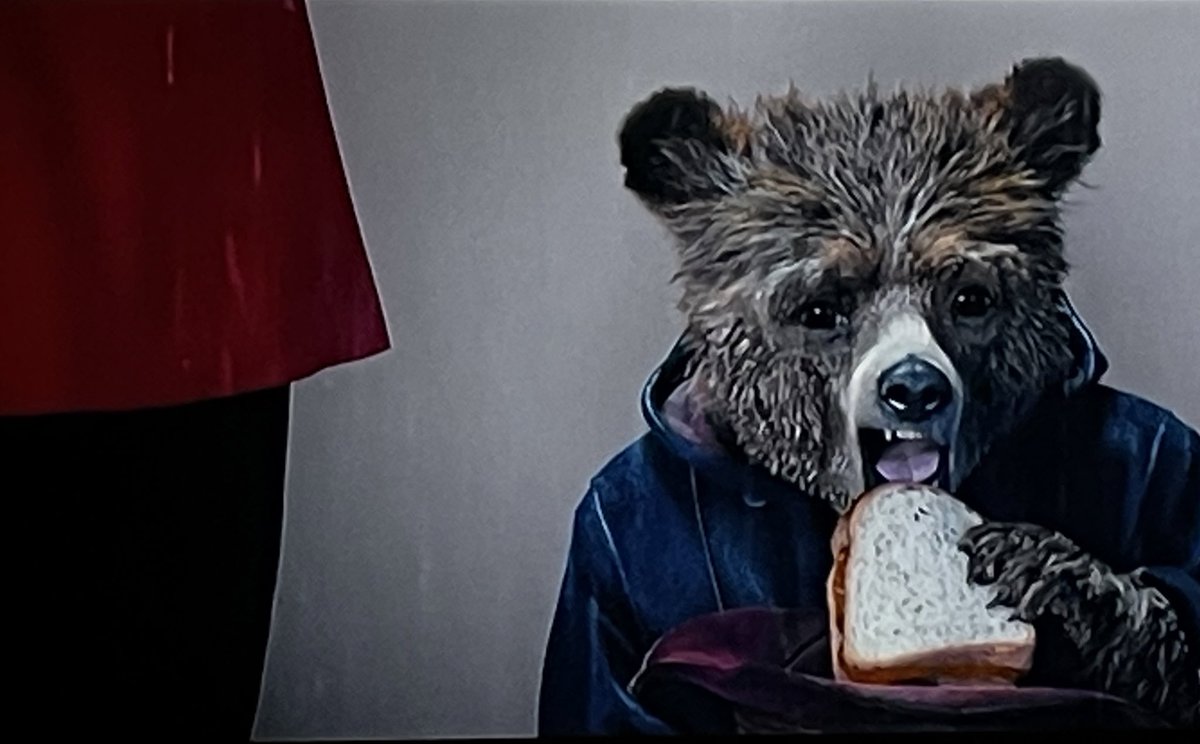 DMarkLauder's tweet photo. For this Saturday? Perhaps the perfect BBC 1 film. โThank you, Maโam. For everything.โ #paddingtonbear #ThankYouMaam #QueenElisabeth #QueenLyingInState https://t.co/RNKWiq73l9