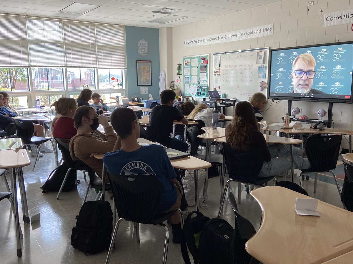 MrsWarrenPHS's tweet photo. @StreetLawInc @StreetLawInc Thank you Street Law for organizing The Rule of Law Teach-in and for hosting a great panel of experts!  My class learned a lot for Constitutional Day!!   #RuleOfLawForAll https://t.co/SKqyrkpUkb
