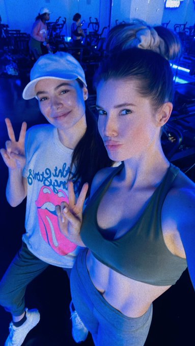 Pilates day 1! ?☠️ https://t.co/D849f91ckB