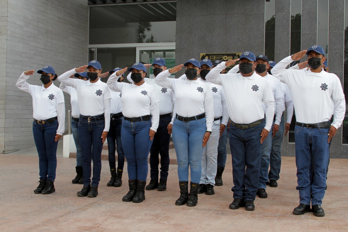 MunicipioSGS's tweet photo. 📌 Continúa abierta la convocatoria de reclutamiento de efectivos para la Dirección General de Seguridad Pública Municipal
📰 Más información en ➡️ https://t.co/LrSc77qFxi
📱 #SGS #SigamosAdelante #LeonorNoyola #Reclutamiento #DGSPM #seguridad https://t.co/JOvlilFSma