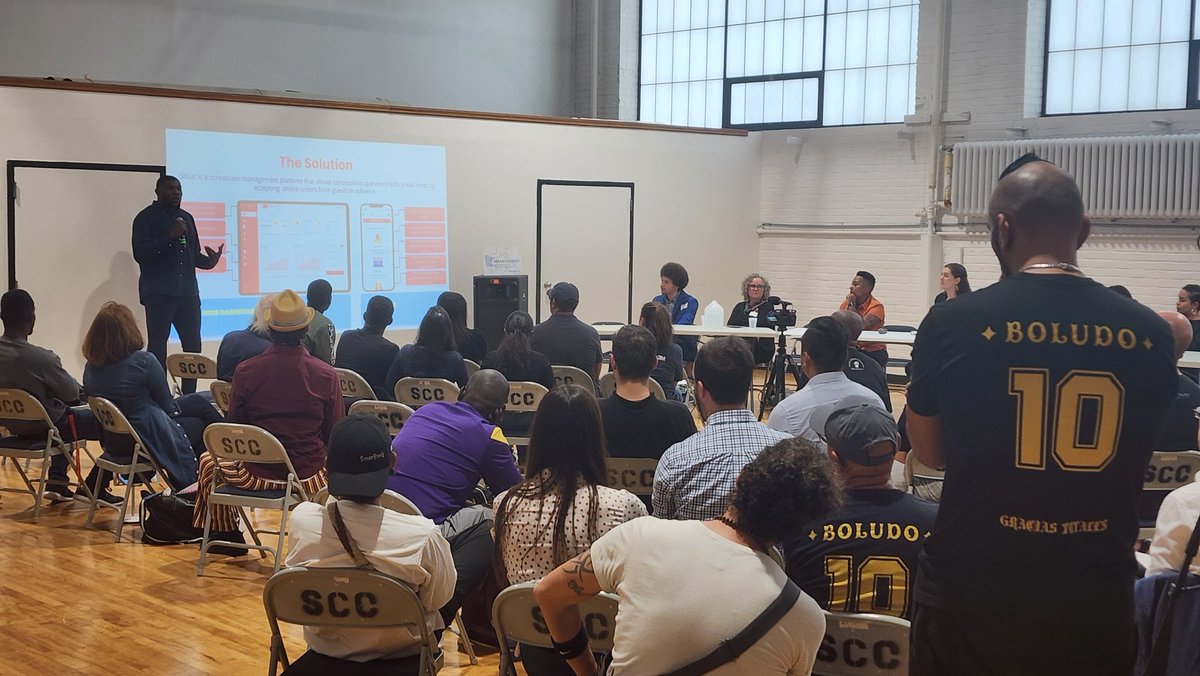 MNblockchain's tweet image. Two of several pitches at the Shark Tank portion of today&apos;s events for @tcstartupweek. 

Great seeing all these tech entrepreneurs in #minneapolis.

#minnesota
#TCSW2022