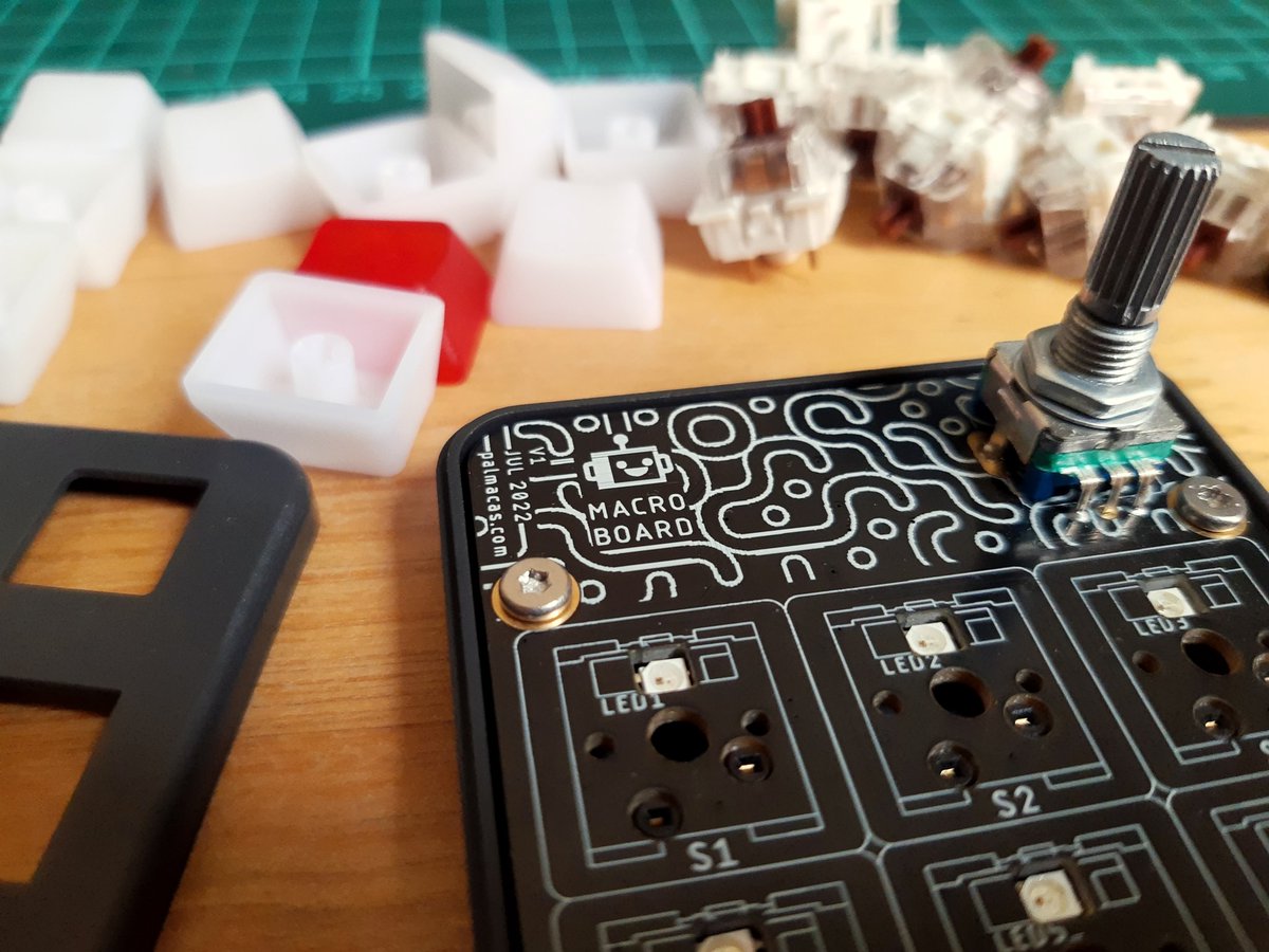 palmacas's tweet photo. Assembly day! #DIYMechanicalKeyboard
@seeedstudio https://t.co/Q2gLS2bnnK