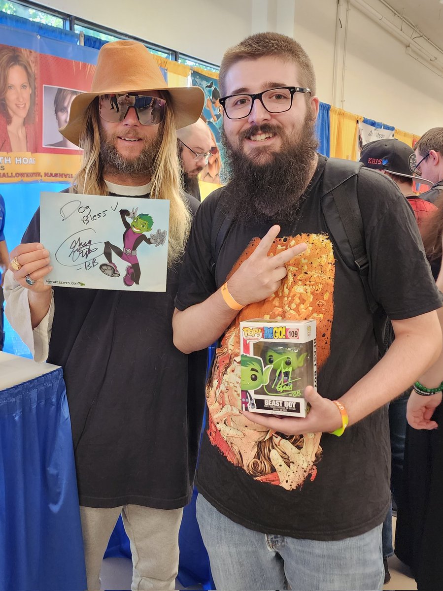 KyleCilley's tweet photo. Thank you @GregCipes for signing some things for me today! It was so awesome to get to meet you! #dogbless #granitecon #TeenTitans https://t.co/TxqVD0WVXf