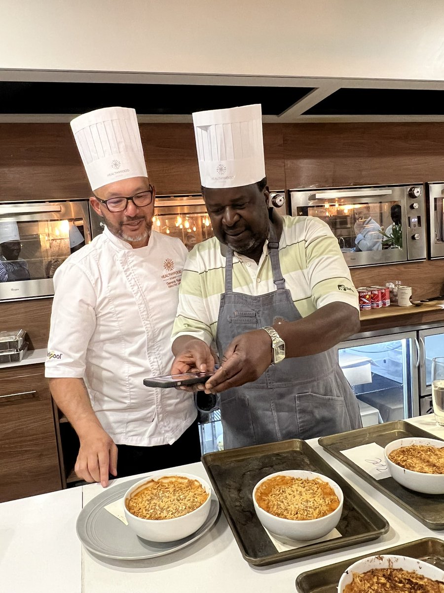 Vitality_SA's tweet photo. Look who we had at the #VitalityHealthyFoodStudio this evening! Looks good and it’s healthy. https://t.co/1VzoJyD7qt