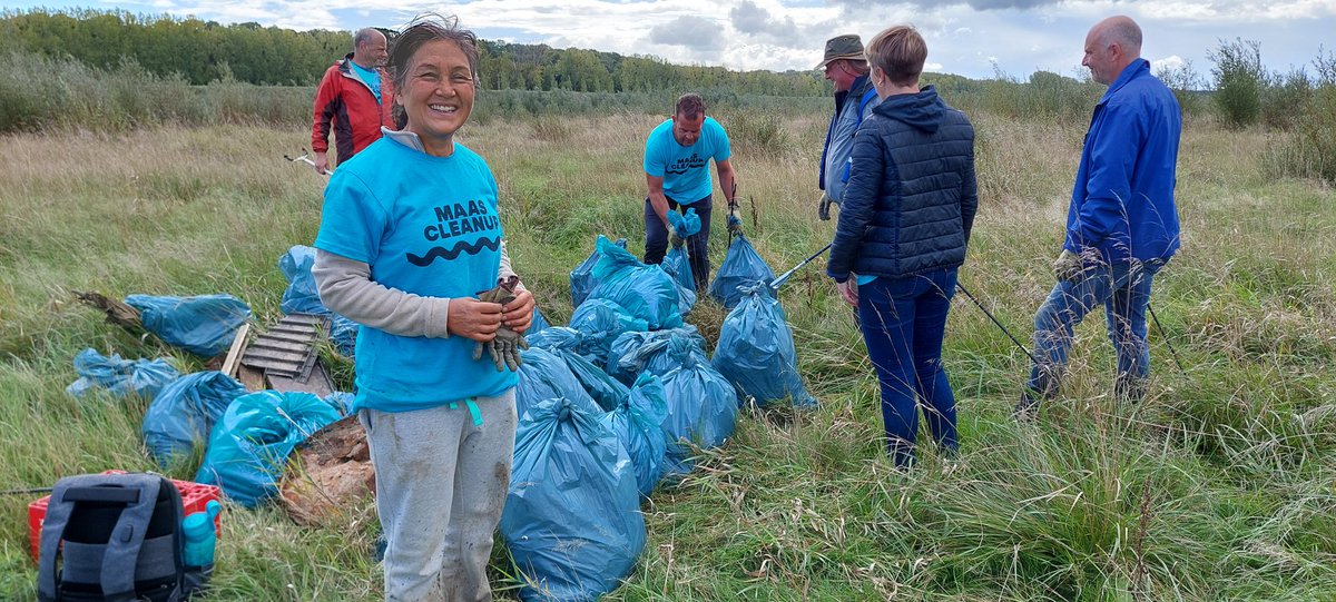 SueliBrodin's tweet image. Picking up the trash from last year's floods #maascleanup2022 @IVNNederland #elsloo