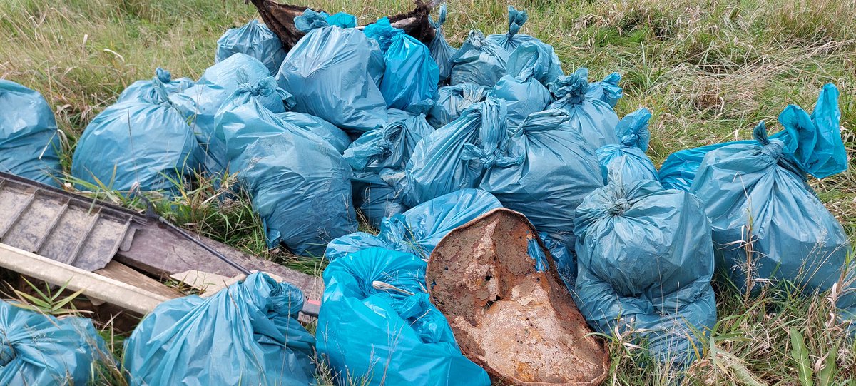 SueliBrodin's tweet image. Picking up the trash from last year's floods #maascleanup2022 @IVNNederland #elsloo