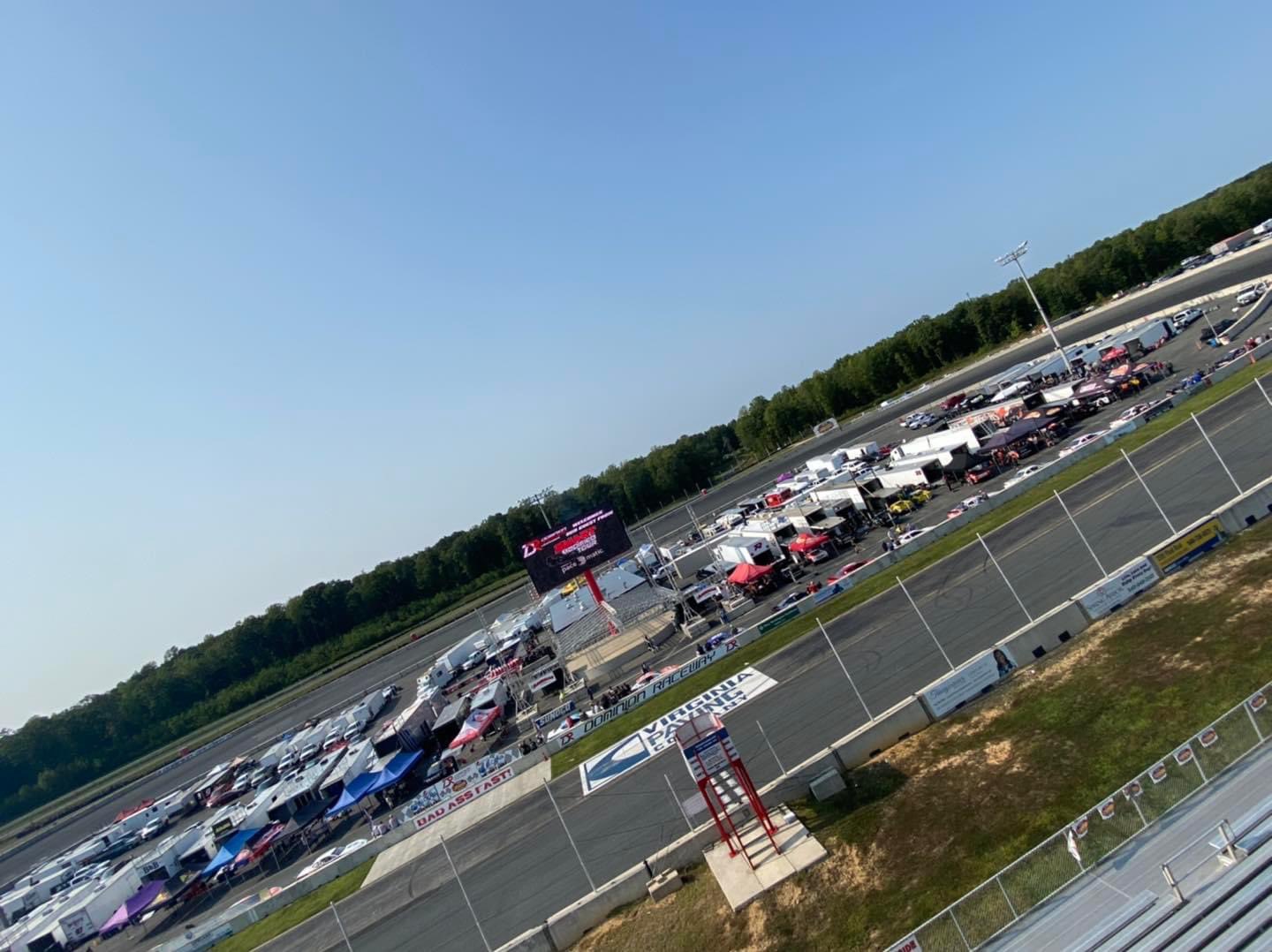 Dominion Raceway on Twitter: "Late Model Stock Cars lined up on pit