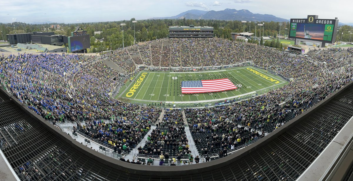 ActuallyDSW's tweet photo. Game Thread: 

There’s a lot of Royal on the Ducks’ home turf as No. 12 BYU visits No. 25 Oregon. 

#OREvsBYU x #CFB https://t.co/j7BM8dvs1Z