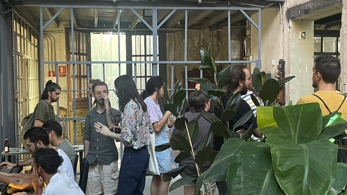 Gente Dando Charlas tweet media