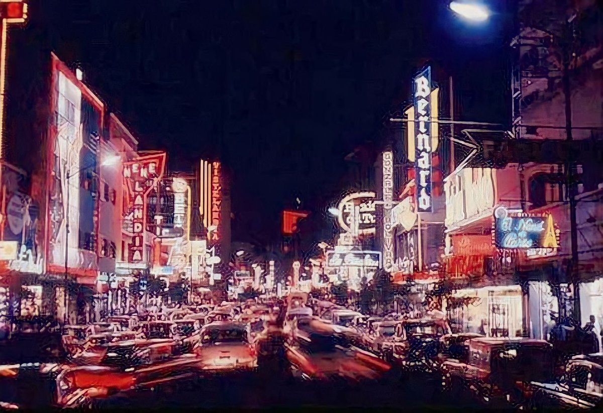 CIVoficial's tweet photo. No es una fotografía de Las Vegas. Es Sabana Grande en los 60, hace más de 60 años. https://t.co/IExVZVHkgM