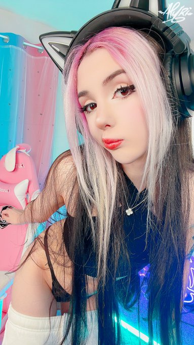 need a catgirl? https://t.co/jjevon2LuU