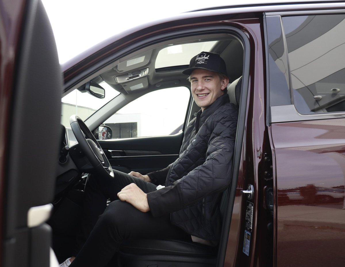 Excited to welcome <a href="/EdmontonOilers/">Edmonton Oilers</a>  #71 Ryan McLeod to the <a href="/NorthEdmKia/">North Edmonton KIA</a> family! We know you’ll just love this ‘22 Telluride Night Sky Edition!!! #kia #Edmonton #Oilers #yeg #telluride #LetsGoOilers