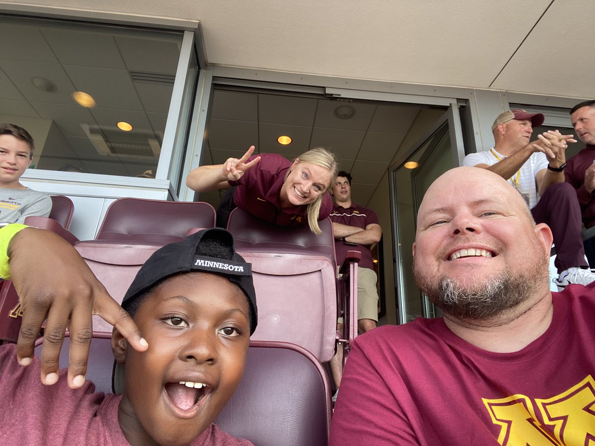 DMI026's tweet photo. Thanks to @GopherSports and @Learfield for making this kids first @GopherFootball game an amazing experience he will never forget. Go Gophers! https://t.co/Wk41knTDL4