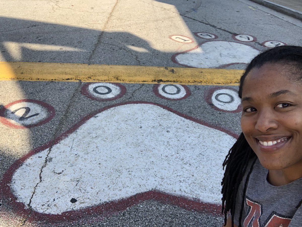 HosleyStephanie's tweet photo. Took my kids sight-seeing, and the finale was my old stomping grounds @TricitiesFCS #onemadeofmany #classof2000 ❤️🖤❤️🖤 https://t.co/SLJQrmPgOR
