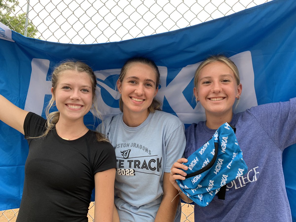 Top Sophomore @hoka #postalnationals finishers: 1st @sullivanmorgann 2nd Marissa Pewe 3rd Makenna Teal 🤩🥳💪