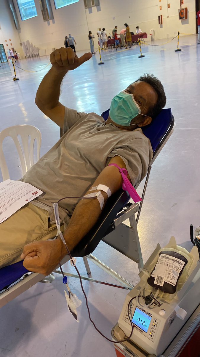 donarsang's tweet photo. Tanquem la Marató de Donació de Sang a Tarragona 👇🏻

✔ 716 donacions de sang
✔ 110 donacions de plasma
✔ 26 persones inscrites al registre de donants de medul·la òssia
✔ 75 oferiments 

Moltes Gràcies #Tarragona!
De tot ❤ #MSangTgn https://t.co/vlQZV8s4oP