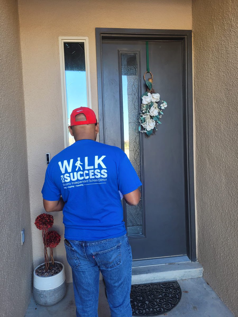rguerrero_JDS's tweet photo. It was a #Funtastic Saturday morning. #TeamSISD #Walk4Success #GetThemBack @DW_K8S @SISD_PK8 https://t.co/fWPzGKGGm8