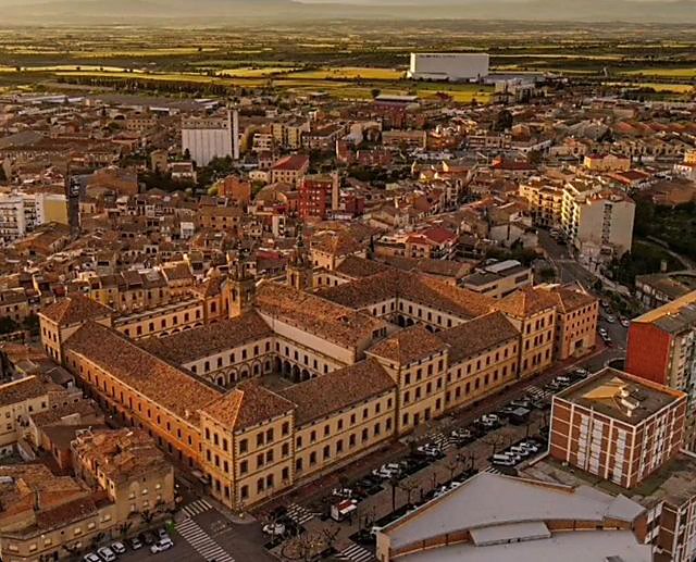 postudelleida's tweet photo. Per despedir lo dissabte imatge #Ponentinament universitària de #Cervera de l'@eudaald_19, merci!
Demà #PostuPresentació dels #PostuLlibres a la capital de la #Segarra a les 12:30 al pati de la Universitat. Us hi esperem! (Arribaré amb canoa al port des de la #PlatjaDeLleida 🛶 ) https://t.co/Us8NyKBMIa