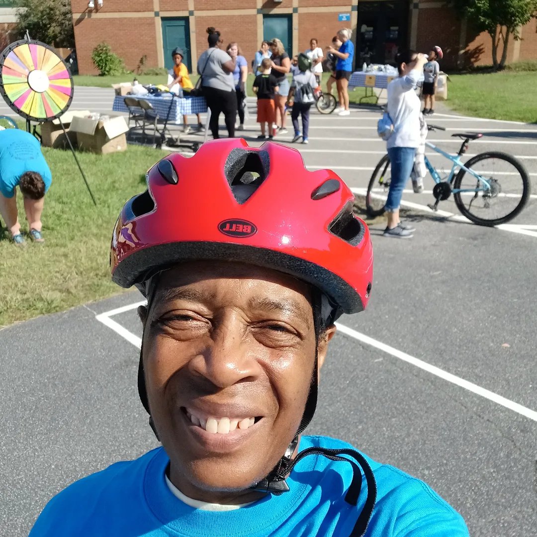 YouGoPlan's tweet image. I got to play with @LockhartLions and their #traffic garden this morning. Thank you @KdalePD #awesomeofficers and @SRTSNC for the invite. #wehadfun