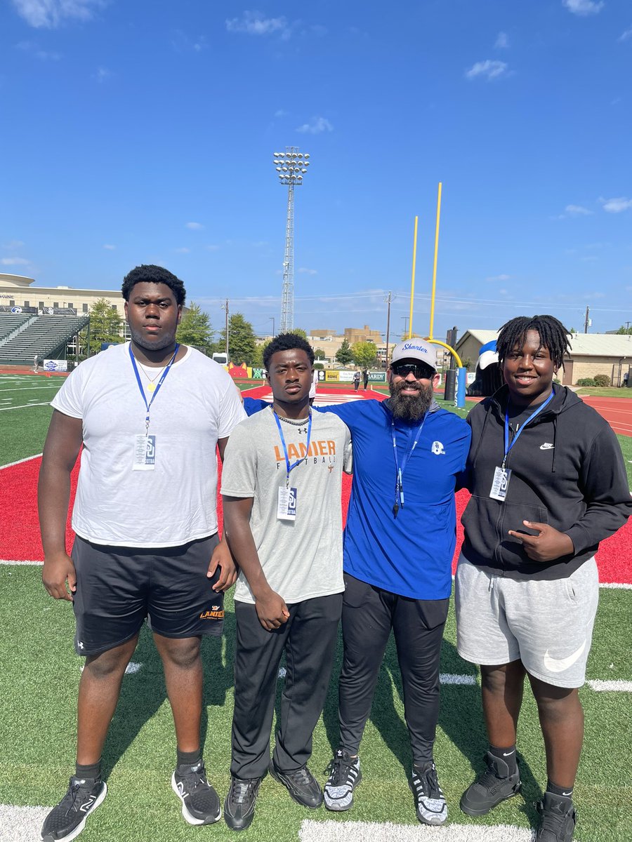 AldesCosta's tweet photo. Had a great time visiting Shorter University today. Thank you  @coachmorrison58 and  @coachcurd can’t wait to see another game. #GoHawks 
@RecruitGeorgia @LanierRecruits @bigka54 https://t.co/DElpQ6qZW9
