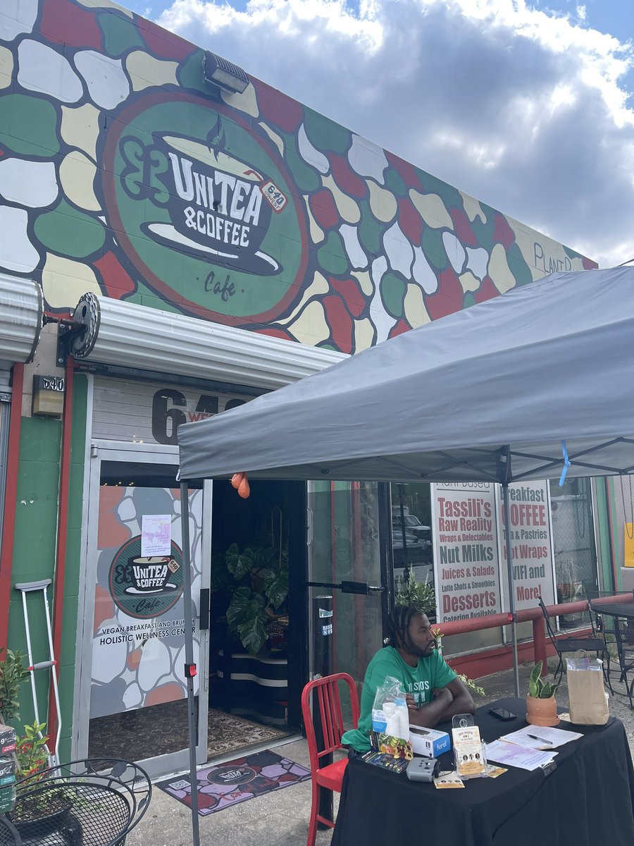 tymetothrive's tweet photo. Today we joined @ygmovement to do a Community Clean Up in The Westside of Atlanta ❕ #TogetherStronger #Community 💜💜💜 https://t.co/orkQYQud5V