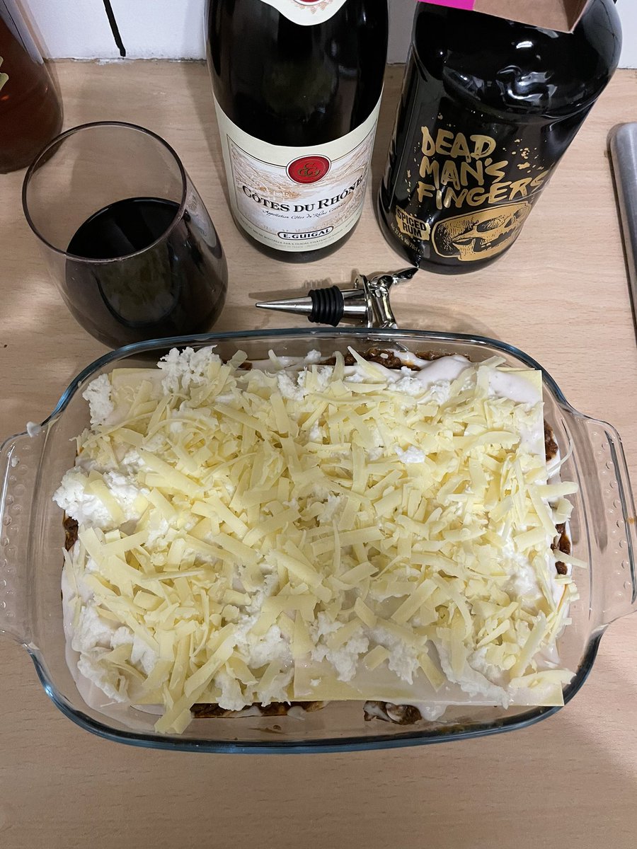 CharlieWarr's tweet photo. Cheesey lasagne &amp; red wine. Perfect pre-match meal before @PrittlewellRes get their season underway tomorrow. #UTW https://t.co/IA9Bqstjhc